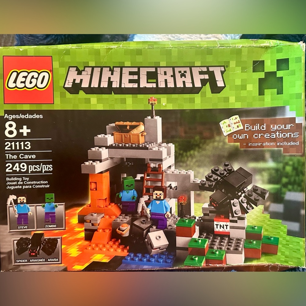 LEGO 21113 MINECRAFT The Cave *RETIRED* Brand new!